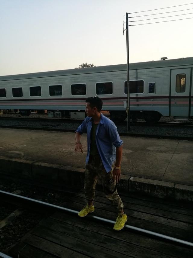 中国小伙在泰国上演泰囧，坐火车去曼谷，买个票却一波三折