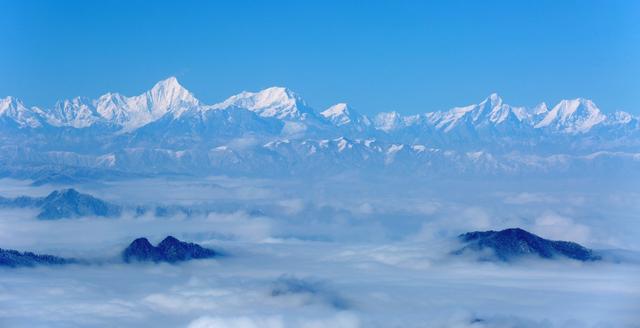 峨眉山是中国“四大佛教名山”之一，素有“峨眉天下秀”之称