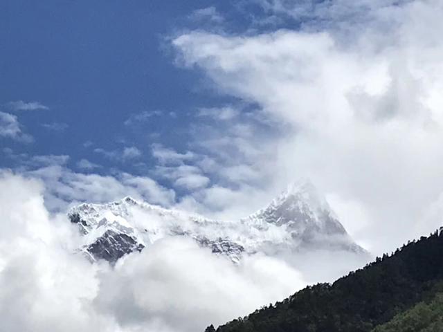 中国雄奇壮美的雪山，图文介绍其中18座，含“冰山之父”