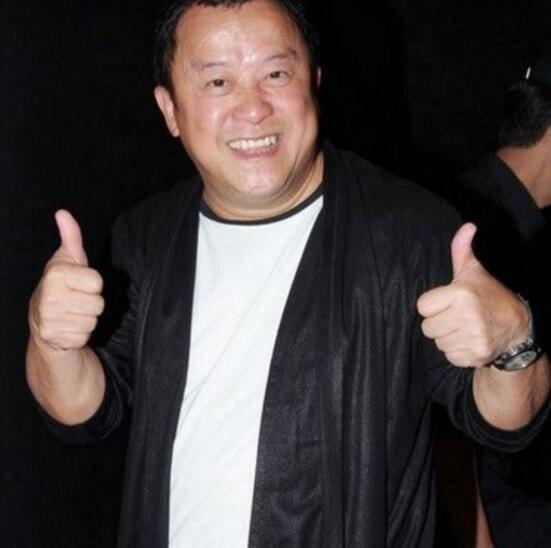 两任妻子，20年的痴情，也唤不回曾志伟的真心