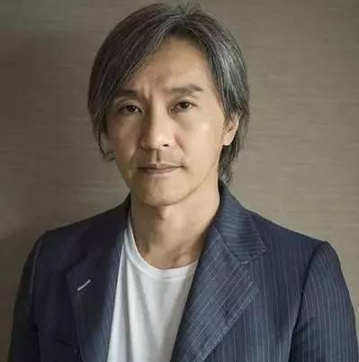 他躺着都能让全国人爆笑，现在站起来了，还想组团忽悠我们？