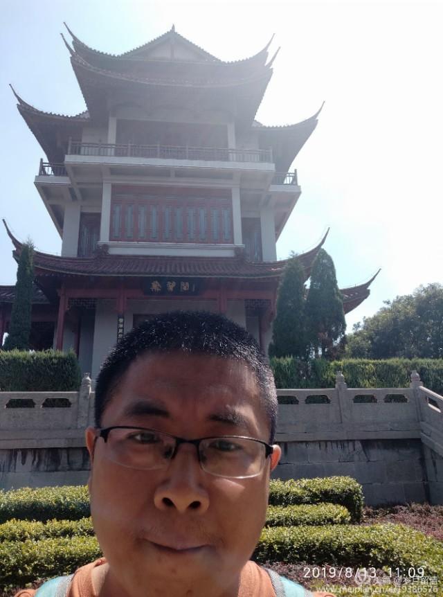 诗一首，游览灵石