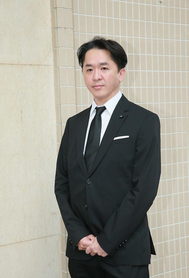 洪金梅长子邓兆尊承诺不卖母亲故居,四兄妹共拥15亿租住永祥大厦