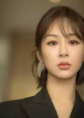 杨紫突然发声，实名举报十位大咖，网友：支持杨紫保护自己和家人