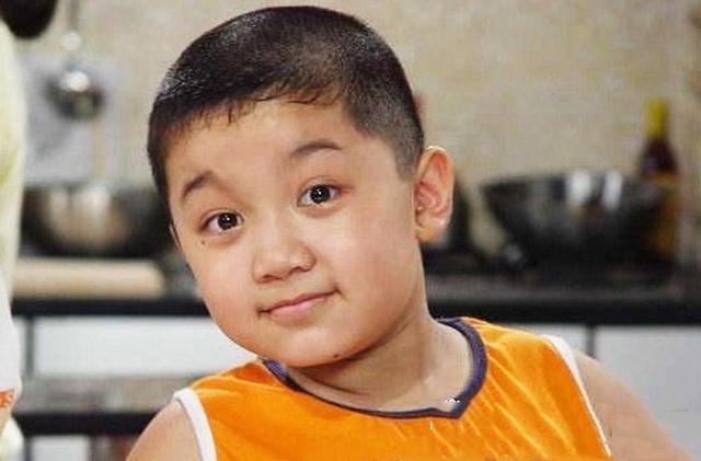 尤浩然连续两次被北影拒绝后,发誓要瘦成一道闪电,近照判若两人