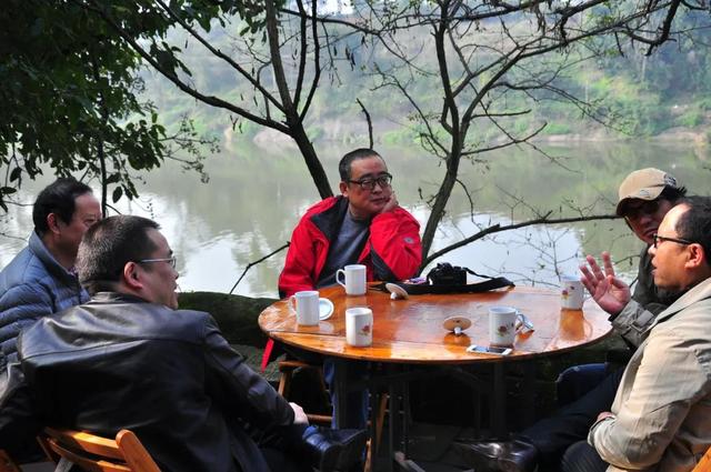 自贡仙市古镇的悠闲午后，清茶一杯龙门阵，浊酒一碗烧鳝鱼，安逸