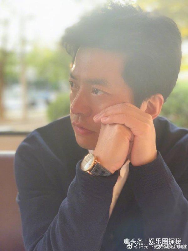 那一年，王菲给李健发短信：我要在春晚唱你的《传奇》，没意见吧