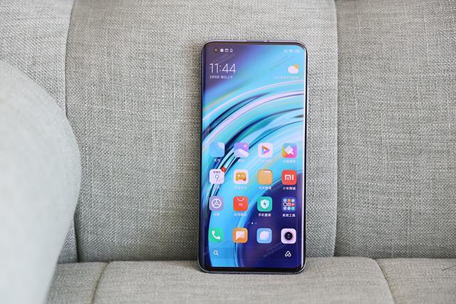 小米10为什么要用曲面屏？雷军如此回应