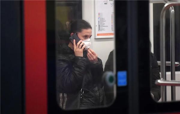 全美宣布进入紧急状态，新冠病毒或是美国泄露？民众请愿公开真相