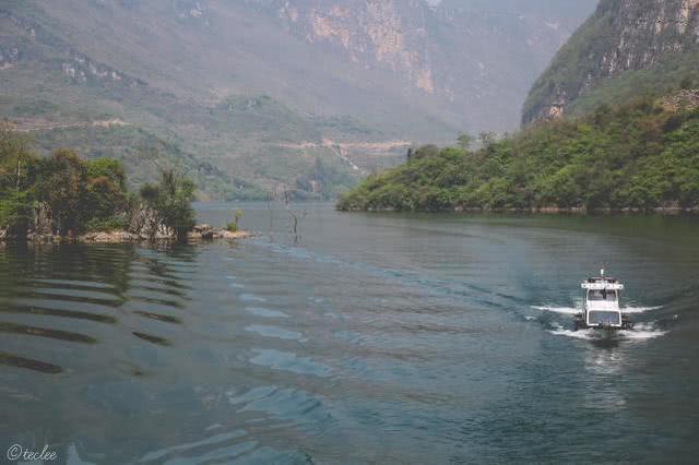 贵州一个峡谷，有长江三峡秀丽险峻，也有美国大峡谷的雄奇壮美