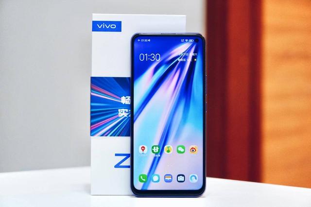 vivo Z6 2000元就能买到的足料5G双模手机