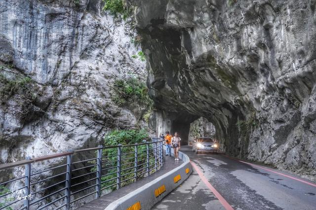 中国台湾省，最壮阔景点非太鲁阁莫属，最险峻公路当属中横公路