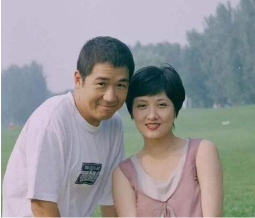 1988年，張國立爲鄧婕與羅秀春離婚，羅秀春現在過得怎麽樣