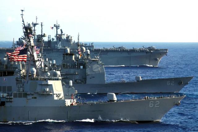 中国海军成功“逼走”美军濒海战斗舰，美国挥泪砍掉4艘先进战舰