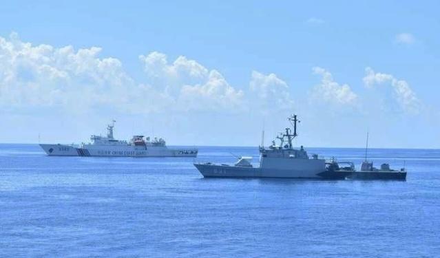 冲突爆发！印尼军舰与越南渔政船激烈对峙，印尼士兵情绪激动