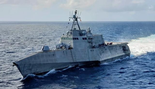 中国海军成功“逼走”美军濒海战斗舰，美国挥泪砍掉4艘先进战舰