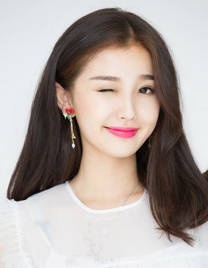 赵志伟否认和虞书欣的恋情,他是什么来历?