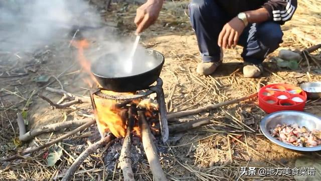 喜马拉雅山脚下尼泊尔富人家来客人了，看看他们吃的什么