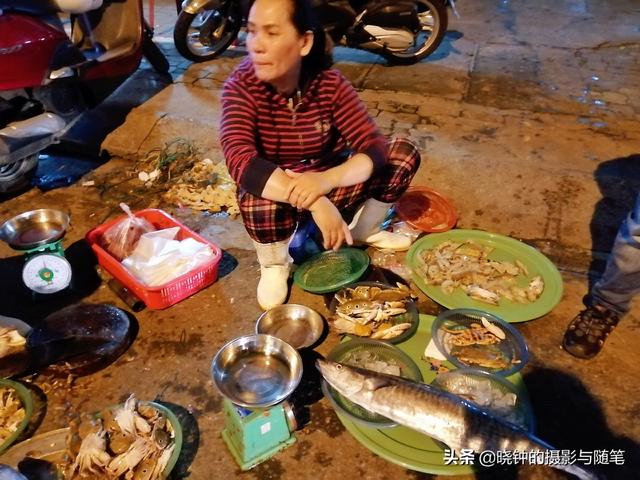 到了岘港，看看越南的海鲜都有啥，贵不贵？