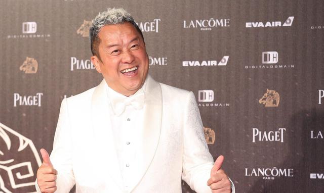 两任妻子，20年的痴情，也唤不回曾志伟的真心