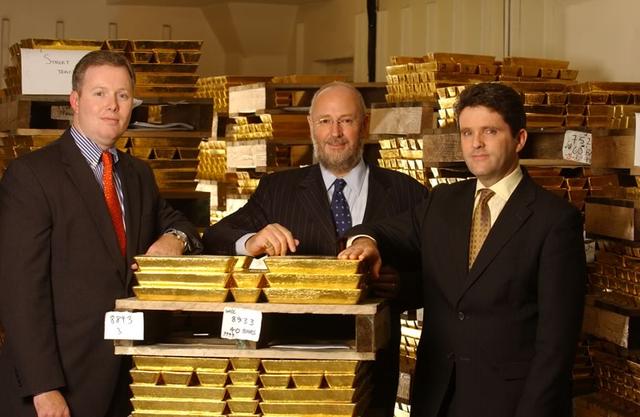 美联储无底线印钞放水,美国黄金储备短缺,德国升级对黄金的