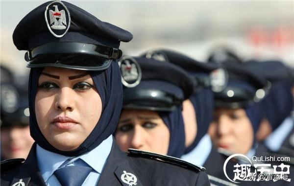 各国女兵方阵谁最美？日本：像刚从写字楼下班的女白领