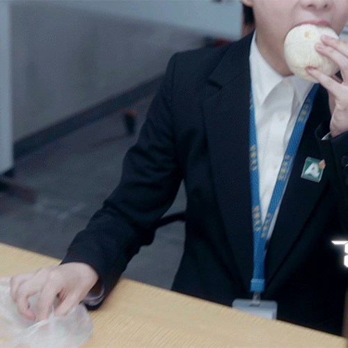 44岁胡可演技获好评，孙俪演技低开高走，她们都给佟丽娅上了一课