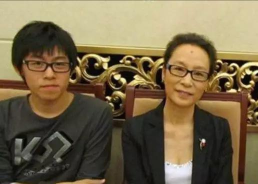 她39岁成单亲妈妈，曾为儿子复出拍戏，如今搭戏孙俪饰演奶奶