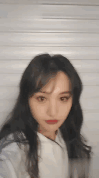 郑爽公开最新动态，圆润得像胖了十斤，网友都说她更美了