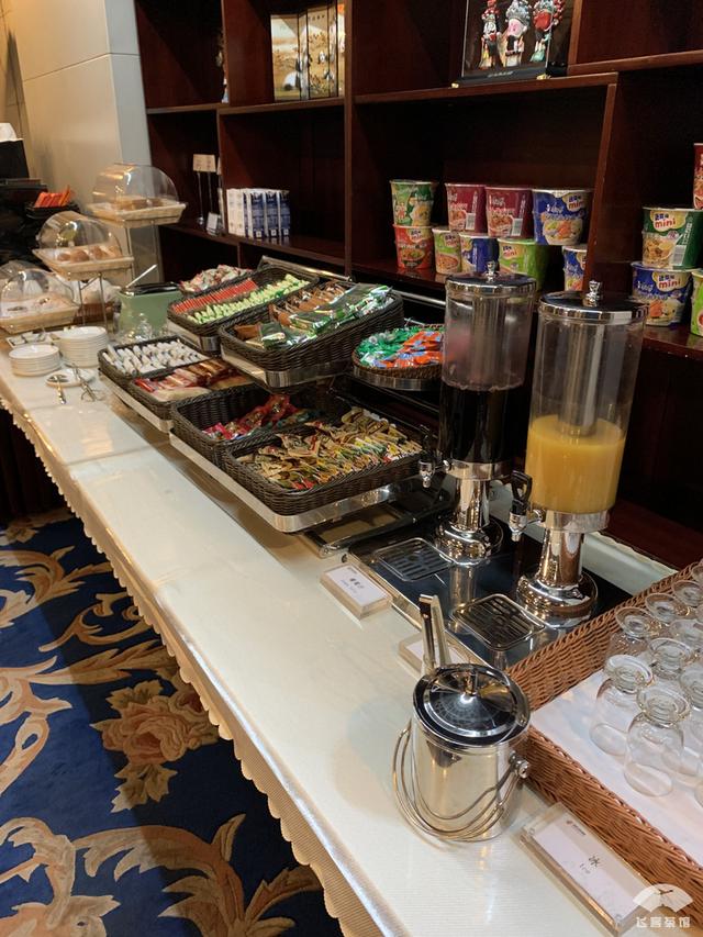 往返票价18000多元！打卡中国载旗航空的商务舱，飞机餐你给几分