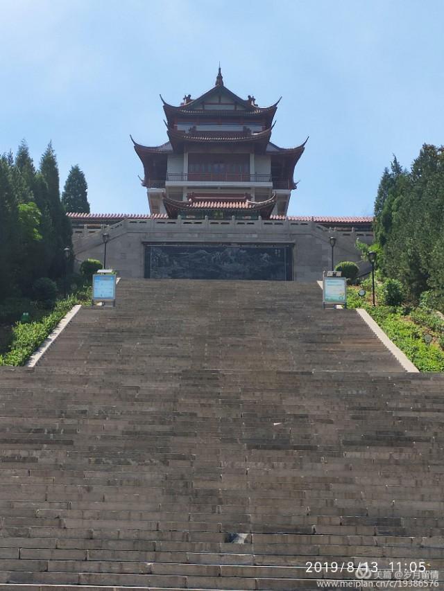 诗一首，游览灵石