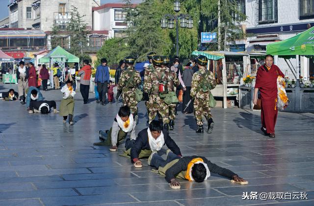 电影《冈仁波齐》中的朝圣路：对生活而言，信仰或者愚昧只是外衣