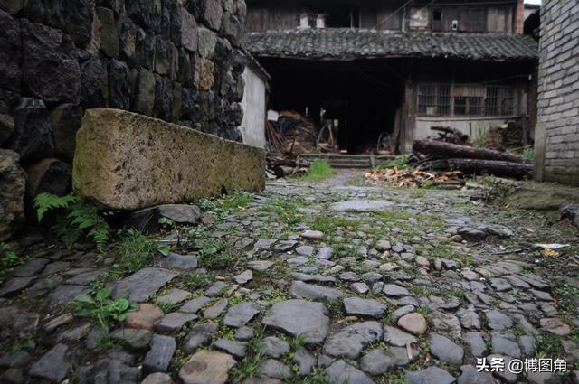 南山古村：距今一千多年，宋代建村，紧邻天姥山，古建、文物众多