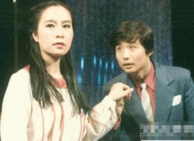 奚美娟与前夫同演《安家》,剧中伉俪情深，剧外却遭弃独自带娃26年