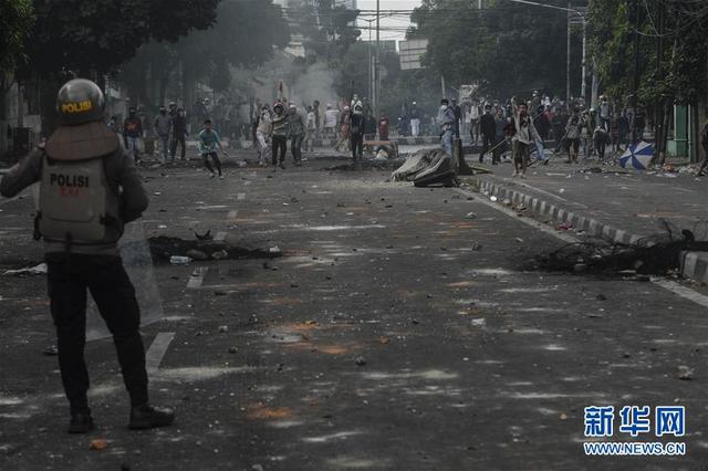 印尼警方逮捕69名制造骚乱的嫌疑人