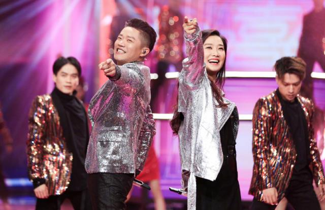 多亏玲花重情义，凤凰传奇才火了15年！不是两口子结婚生娃神同步