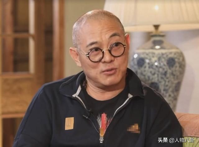 30年前李连杰为了利智，抛弃前妻黄秋燕，如今黄秋燕过得怎样？