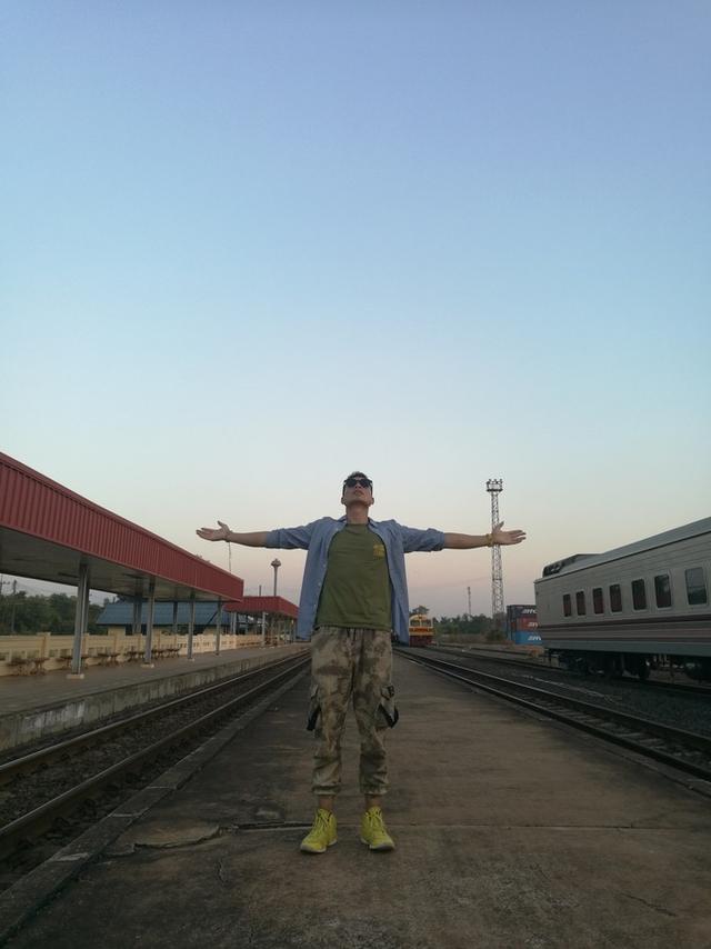 中国小伙在泰国上演泰囧，坐火车去曼谷，买个票却一波三折