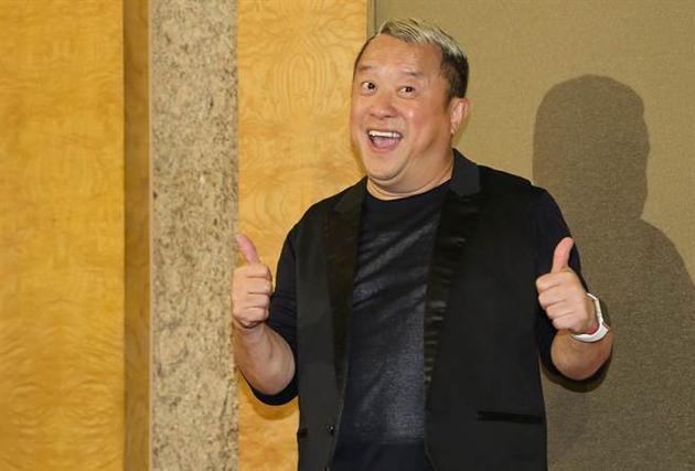 两任妻子，20年的痴情，也唤不回曾志伟的真心