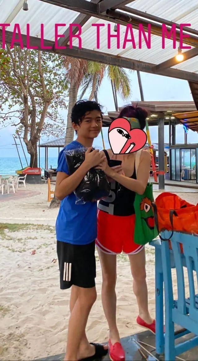 张柏芝坐飞机为哄小儿子和空姐吵架，结果带着3个儿子被赶下飞机