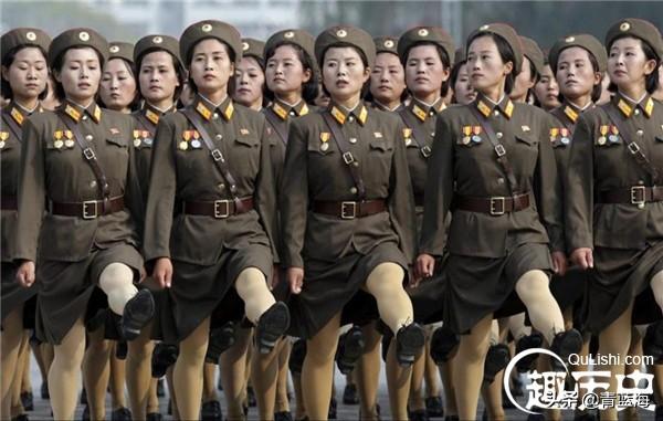 各国女兵方阵谁最美？日本：像刚从写字楼下班的女白领