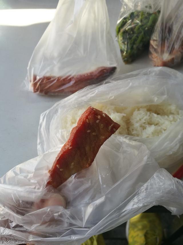 中国小伙在泰国上演泰囧，坐火车去曼谷，买个票却一波三折