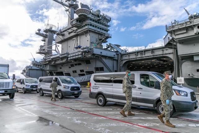 美国确诊感染人数超30万，紧急时刻让公民回国，估计会有大动作