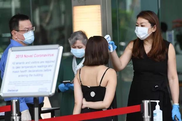 超500病例感染源不明！违反新加坡隔断措施直接罚款，出门戴口罩