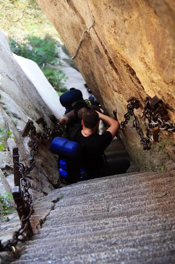 自古华山一条路！领略徒步登山的鼻祖文化