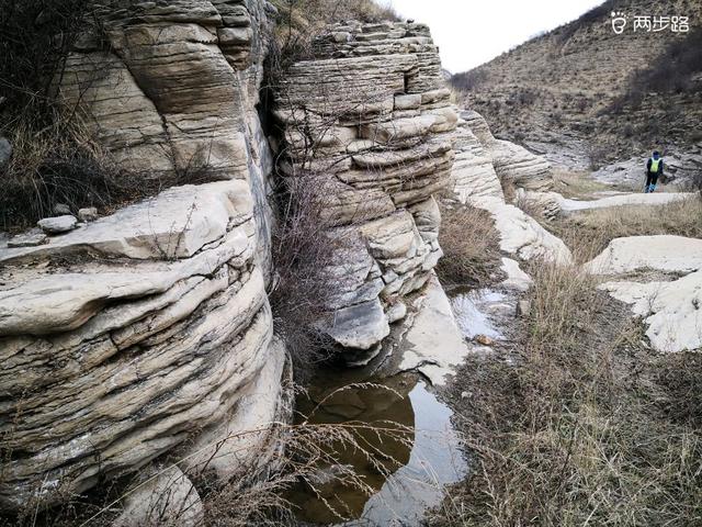 北遮沟里隐秘奇观，水流穿石别有洞天