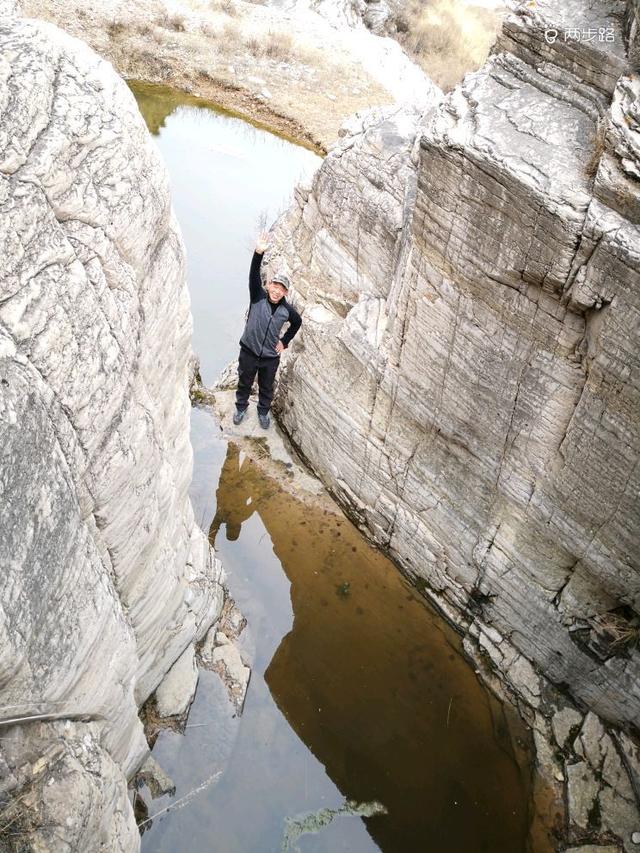 北遮沟里隐秘奇观，水流穿石别有洞天