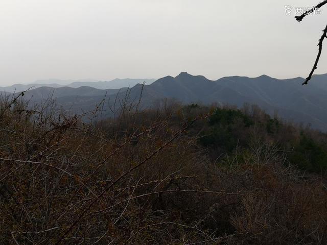 北遮沟里隐秘奇观，水流穿石别有洞天