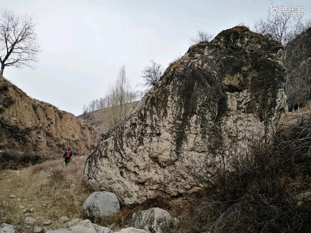 北遮沟里隐秘奇观，水流穿石别有洞天