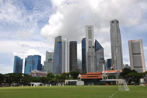 新加坡地狹人稠，密度超8000，爲何不學美國向大馬買地？
